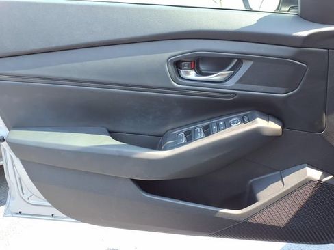 Used 2023 Honda Accord EX image 11