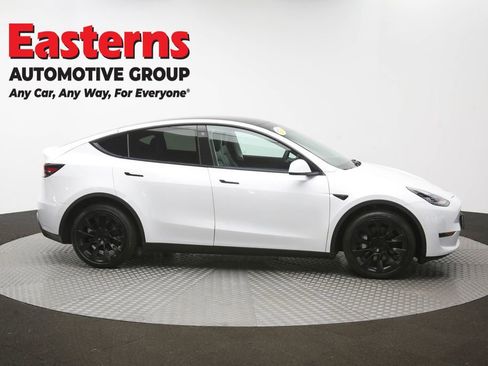 Used 2021 Tesla Model Y Long Range AWD/4WD image 40