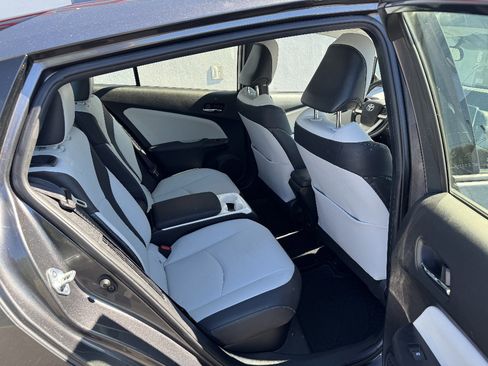 Used 2018 Toyota Prius Prime Premium FWD image 11
