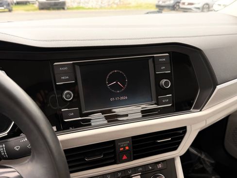 Used 2019 Volkswagen Jetta SE FWD image 30