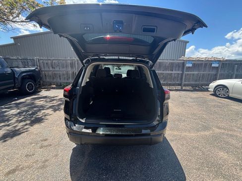 Used 2025 Nissan Rogue SV AWD/4WD image 30