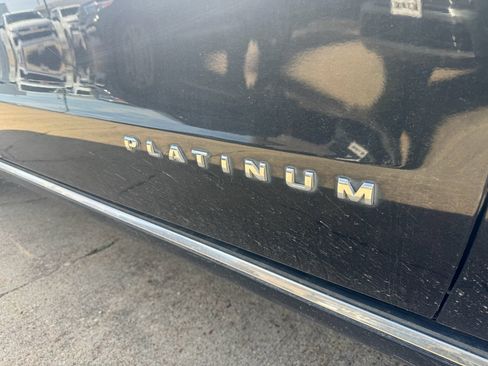 Used 2018 Ford Expedition Platinum image 13