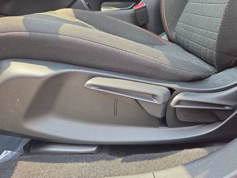 Used 2024 Honda HR-V Sport image 11
