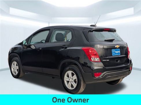 Used 2022 Chevrolet Trax LS image 4