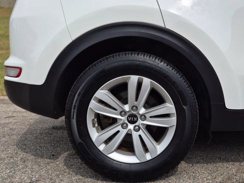 Used 2017 Kia Sportage LX FWD image 16