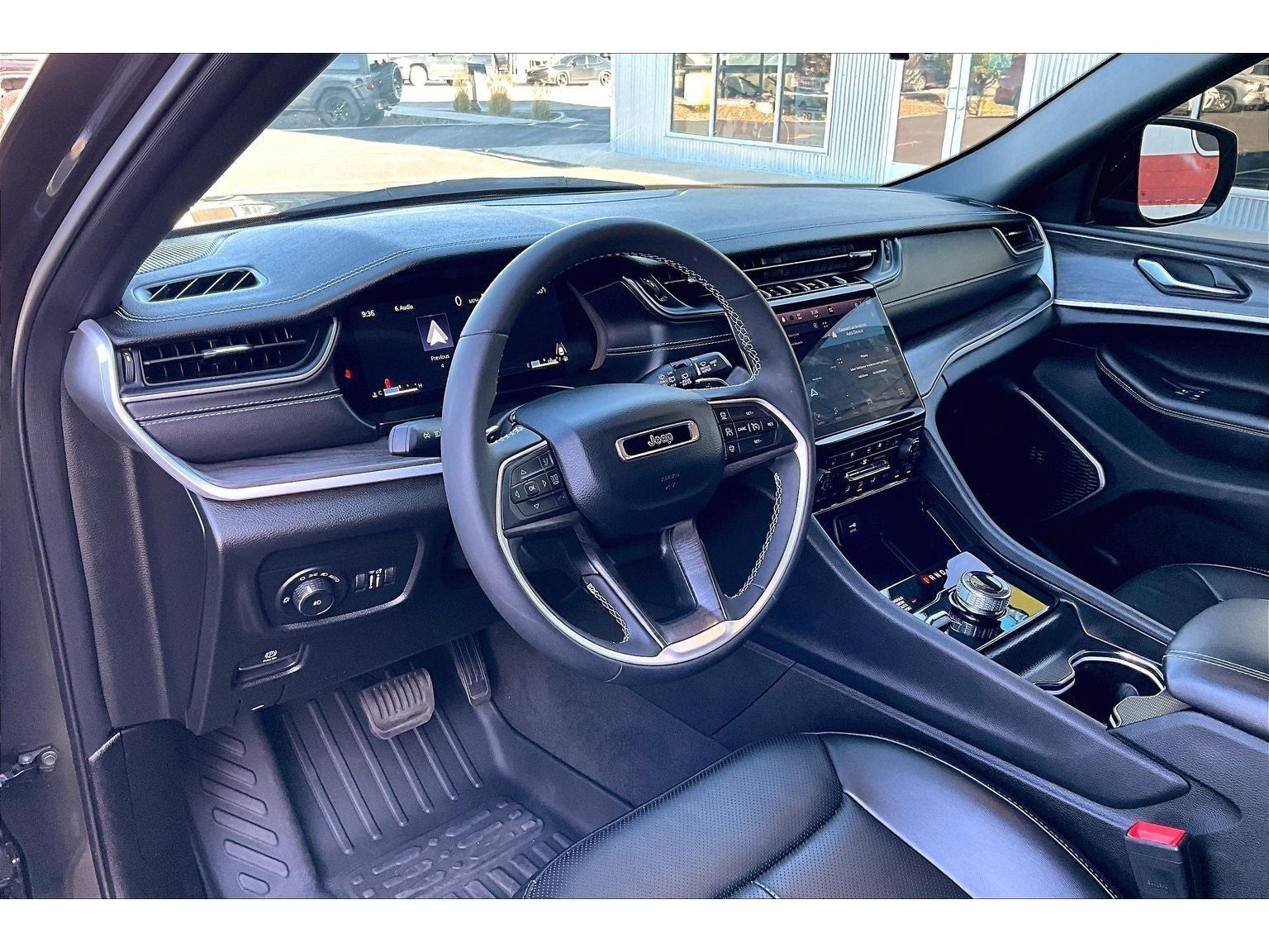 Used 2024 Jeep Grand Cherokee L Limited w/ Luxury Tech Group II AWD/4WD image 14
