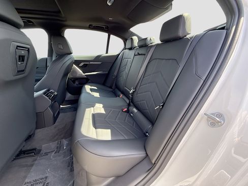 New 2026 BMW i5 eDrive40 image 20