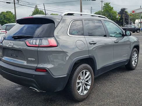 Used 2021 Jeep Cherokee Latitude Lux w/ Mopar Interior Package AWD/4WD image 8