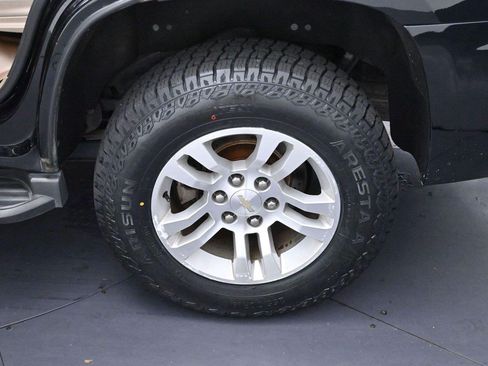 Used 2018 Chevrolet Tahoe LT w/ Luxury Package AWD/4WD image 33