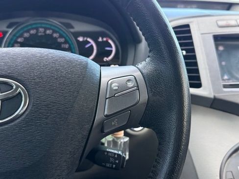 Used 2011 Toyota Venza AWD w/ Comfort Pkg image 29