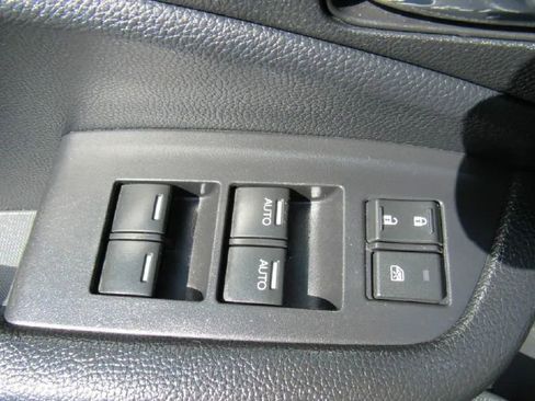 Used 2017 Honda Pilot EX-L image 11