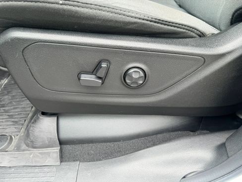 Used 2019 RAM 1500 Big Horn AWD/4WD image 40