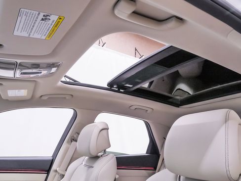 Certified 2026 Genesis GV70 2.5T Select image 10