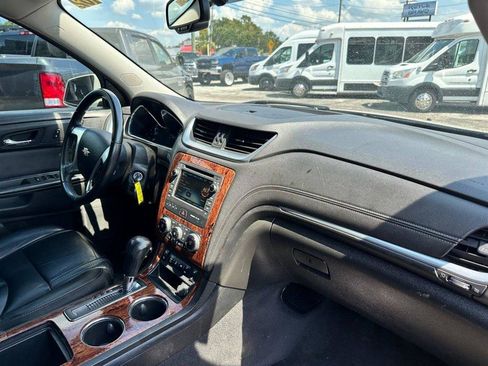 Used 2014 Chevrolet Traverse LT image 15