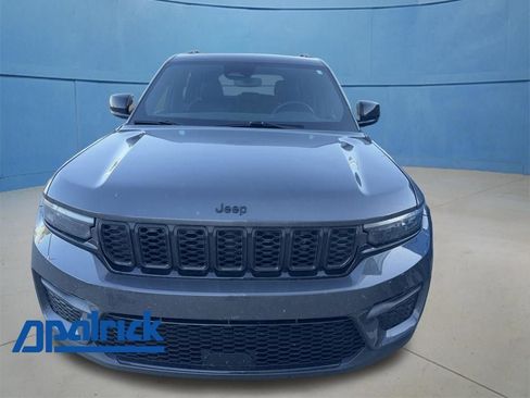 Used 2024 Jeep Grand Cherokee Altitude AWD/4WD image 1