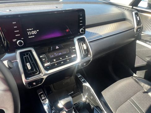 Used 2022 Kia Sorento SX AWD/4WD image 23