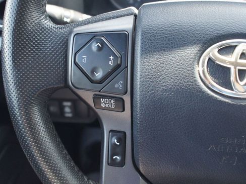 Used 2020 Toyota Tacoma TRD Off-Road AWD/4WD image 4