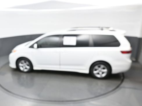 Used 2020 Toyota Sienna LE image 37
