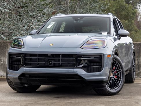 New 2026 Porsche Cayenne GTS image 1