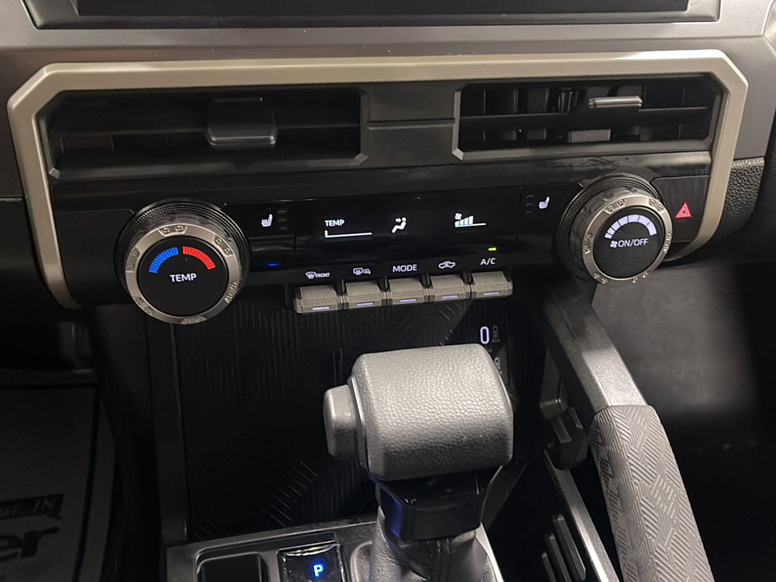 Used 2025 Toyota Tacoma SR5 AWD/4WD image 11