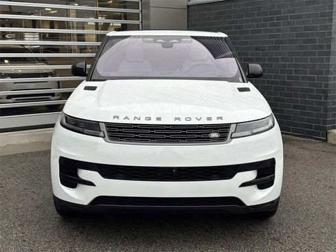 Used 2023 Land Rover Range Rover Sport SE image 2