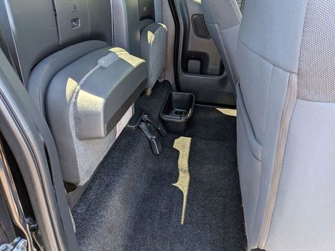 Used 2023 Nissan Frontier SV w/ Technology Package RWD image 20