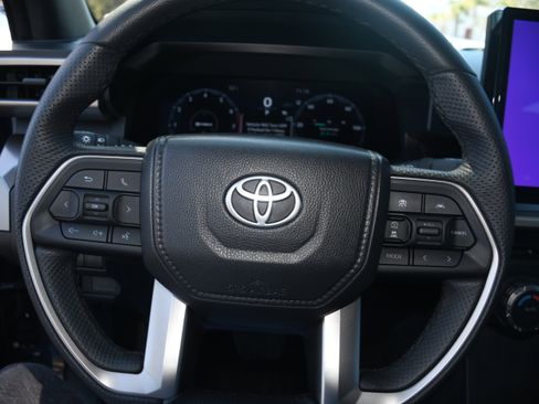 Certified 2024 Toyota Tacoma TRD Off-Road image 12