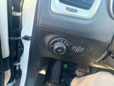 Used 2018 Jeep Compass Latitude w/ Popular Equipment Group AWD/4WD image 22