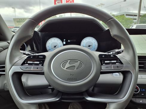 Used 2025 Hyundai Elantra SEL FWD image 18