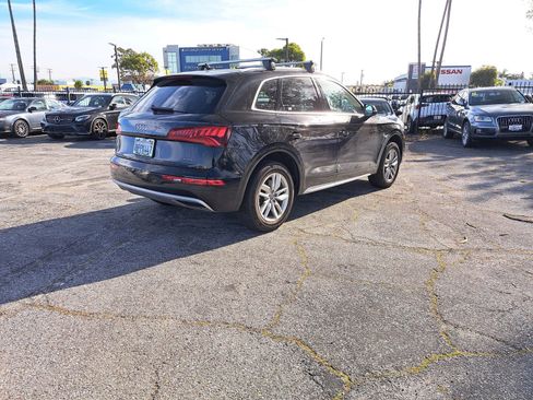 Used 2020 Audi Q5 2.0T Premium w/ Convenience Package image 3