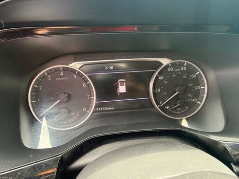 Used 2022 Nissan Pathfinder SL AWD/4WD image 9