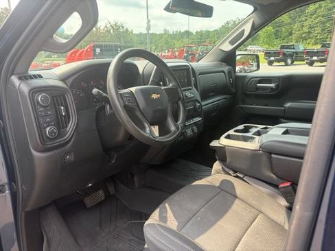 Used 2020 Chevrolet Silverado 1500 Custom w/ Custom Value Package AWD/4WD image 8