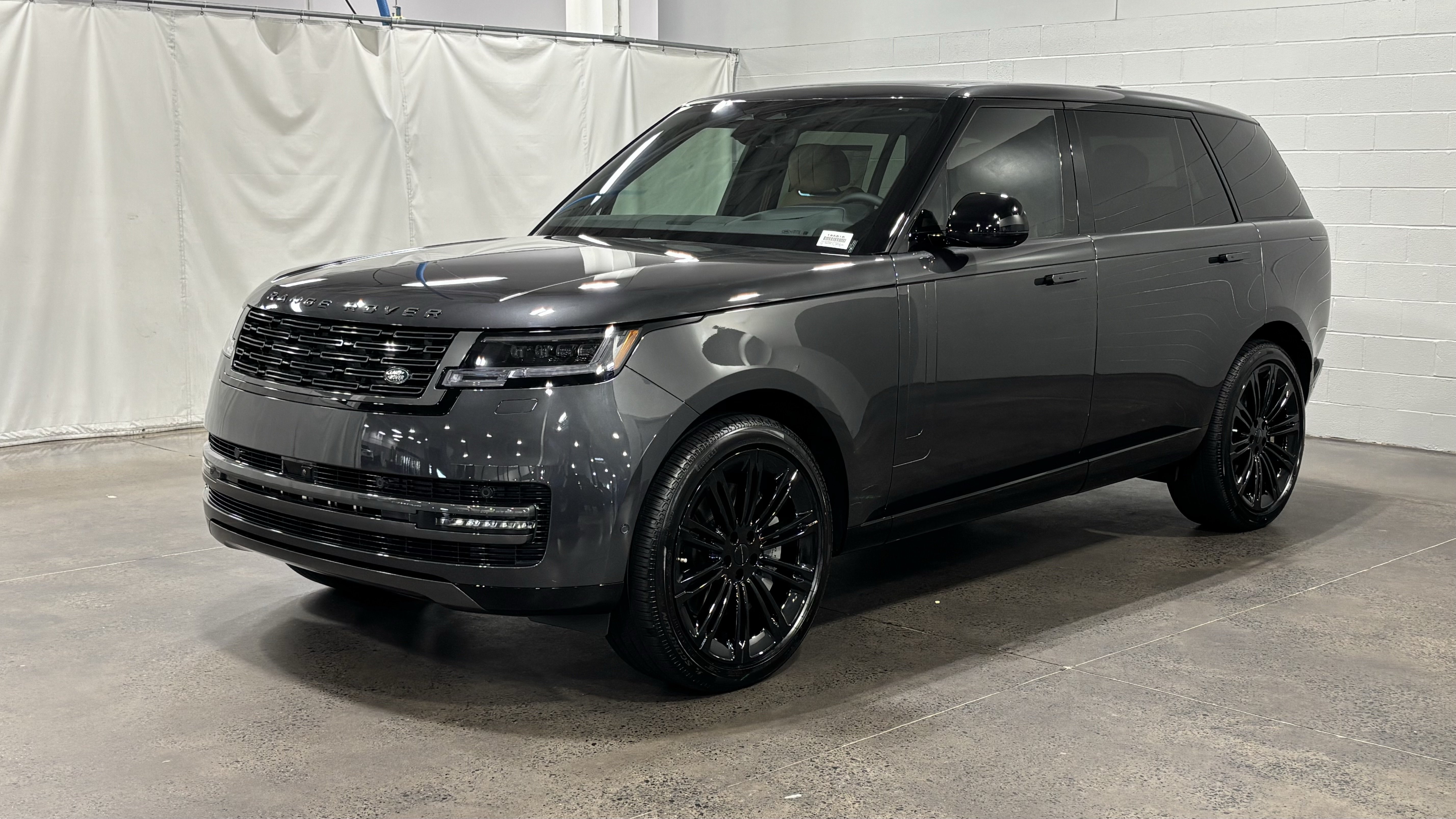 New 2026 Land Rover Range Rover Long Wheelbase SE AWD/4WD image 1
