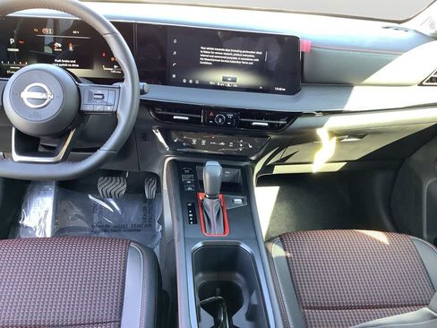 Used 2026 Nissan Kicks SR w/ SR Premium Package image 16