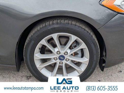 Used 2020 Ford Fusion SE FWD image 10