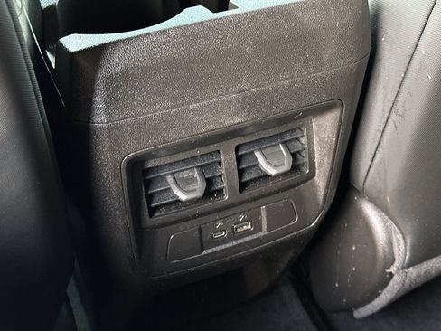 Used 2023 Chevrolet Colorado Z71 w/ Z71 Convenience Package 2 image 14