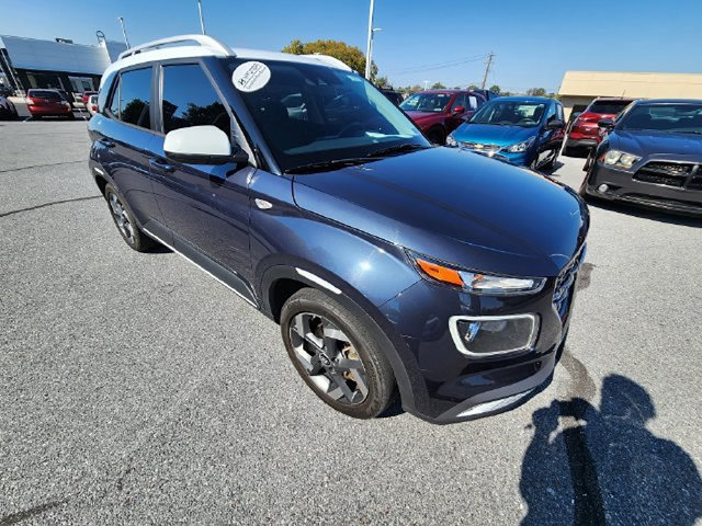 Used 2021 Hyundai Venue FWD image 17