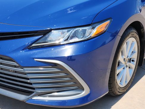 Used 2023 Toyota Camry LE FWD image 11