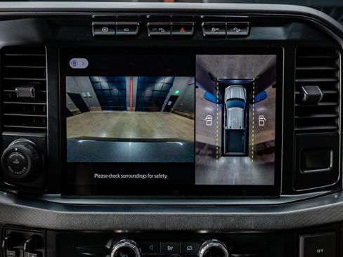 Used 2023 Ford F250 Platinum image 26