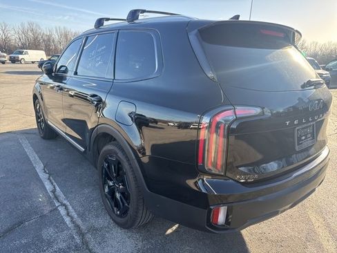 Used 2024 Kia Telluride EX w/ EX Captain's Chair Package image 4