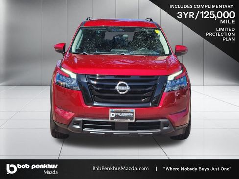 Used 2024 Nissan Pathfinder SV w/ Black Appearance Package AWD/4WD image 22
