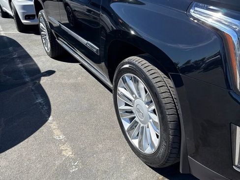 Used 2016 Cadillac Escalade Platinum AWD/4WD image 5