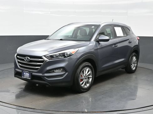 Used 2016 Hyundai Tucson SE w/ Option Group 02 FWD image 2