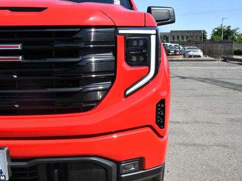 Used 2025 GMC Sierra 1500 Elevation AWD/4WD image 11