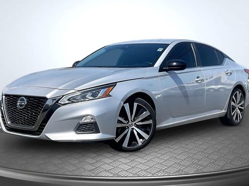 Used 2021 Nissan Altima 2.5 SR FWD image 12