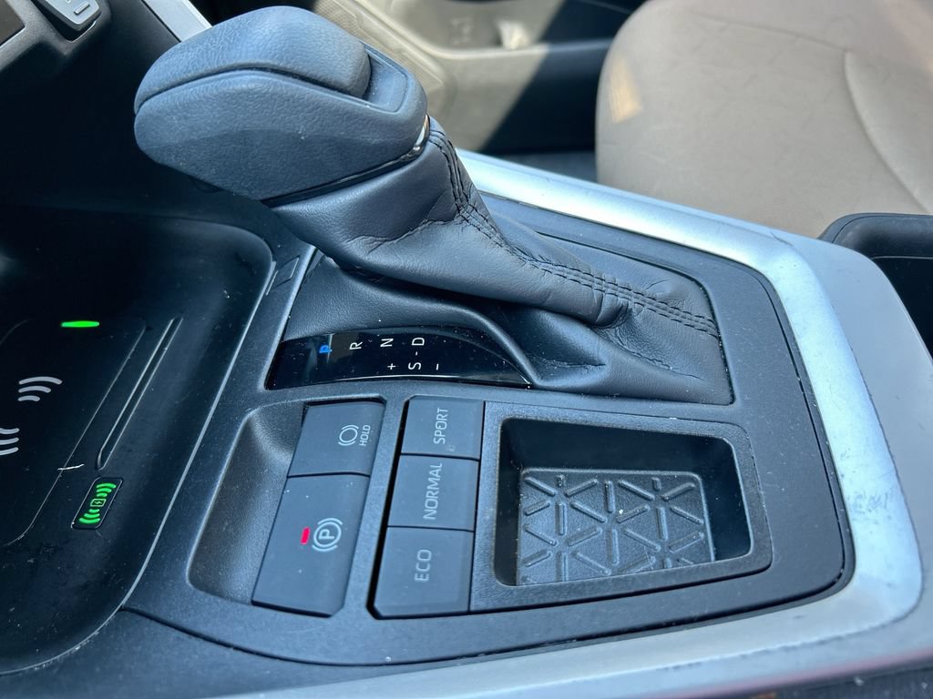 Used 2024 Toyota RAV4 XLE w/ Convenience Package FWD image 25
