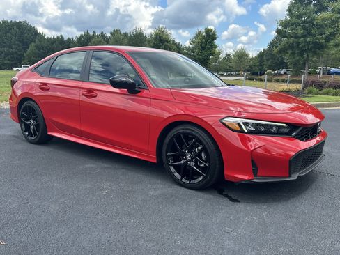 Used 2025 Honda Civic Sport image 2