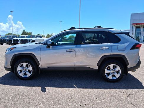 Used 2021 Toyota RAV4 XLE w/ Convenience Package AWD/4WD image 3
