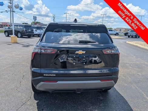 Used 2026 Chevrolet Equinox LT w/ Convenience Package II FWD image 6