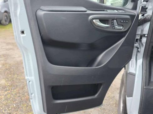 New 2026 Mercedes-Benz Sprinter 2500 image 17